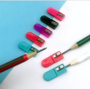 Карамел цвят, стоманен нож с 1 отвор, цветни новост, училищни пластмасова острилка за моливи, мини-острилки, машина за рязане на моливи